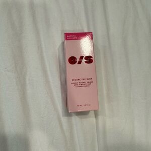 SECURE THE BLUR
MAKEUP MAGNET PRIMER